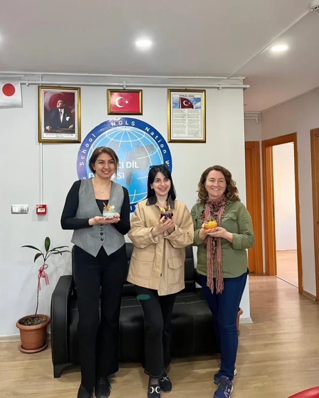Mum Yapma Etkinliğimizi keyifle gerçekleştirdik😁😁 🕯️ 🕯️ 🕯️ 🕯️ 
🇹🇷🇬🇧🇫🇷🇩🇪🇸🇦🇷🇺🇪🇸🇨🇳🇮🇹🇵🇹 
☎️ İletişim : 0216 370 20 70 
📮 WhatsApp İletişim Hattı ;0216 370 20 70
📬Mail : yabancidildunyasi@gmail.com
‪
.
.
.
#english #ingilizceöğreniyorum #ingilizce  #ingilizceöğretmeni #türkçe #türkçeöğreniyorum #türkçeöğretmeni #ingilizcedersi #ingilizcekursu #ingilizcee #ingilizceöğren #ingilizcesozler #almancaöğreniyorum #almanca #almancakursu #dilöğren #dilokulu #yabancıdil #türkçe #türkçeöğreniyorum #türkçeöğren #maltepe #english #ingilizcesözler #ingilizceöğreniyorum  #ingilizce #ingilizceöğretmeni #ingilizcekelime #ingilizcedersi #ingilizcekursu #ingilizcee #ingilizceöğren #ingilizcesozler #almancaöğreniyorum #almanca #almancakursu #dilöğren #dilokulu #yabancıdilkursu #yabancıdiller #maltepe #işingilizcesi #maltepesahil #hemşire #istanbul #istanbul🇹🇷 #yabancıdildünyası