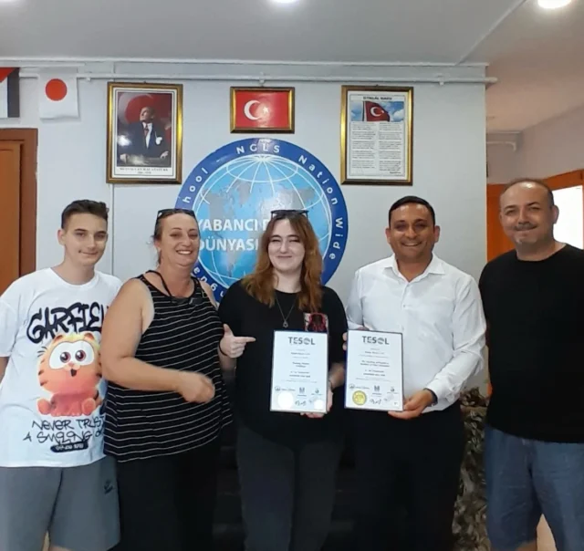 Değerli öğrencimiz Balım hanıma, başarıyla tamamlamış olduğu TESOL(Öğretmenlik eğitimi) sertifikalarını takdim ettik. Kendisine yeni kariyerinde başarılar dileriz.
.
.
.
#tesol #tesolcertificate #tesolteacher #tesoltraining #tesoljobs #ingilizce #i̇ngilizce #ingilizceöğren #ingilizcesözler #ingilizcecümle #ingilizceeğitim #ingilizceçeviri #ingilizceöğretmeni #ingilizceöğreniyorum #maltepe #maltepeüniversitesi #maltepesahil #bostancı #yabancıdilkursu #yabancidil #yabancıdildünyası